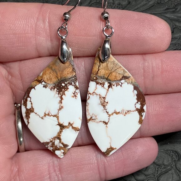 Wild Horse Turquoise Magnesite Crazy Horse Appaloosa Stone Earrings - Picture 1 of 8